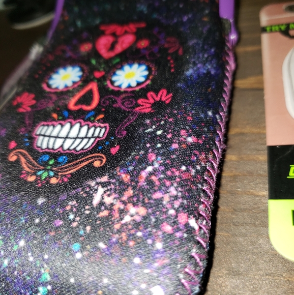 New Gadget Gear Scuba Sugar Skull Cigarette Case - Picture 7 of 7